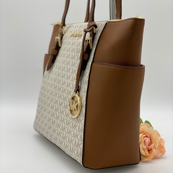 MICHAEL KORS CHARLOTTE LARGE TOP ZIP TOTE VANILLA - Picture 6 of 15